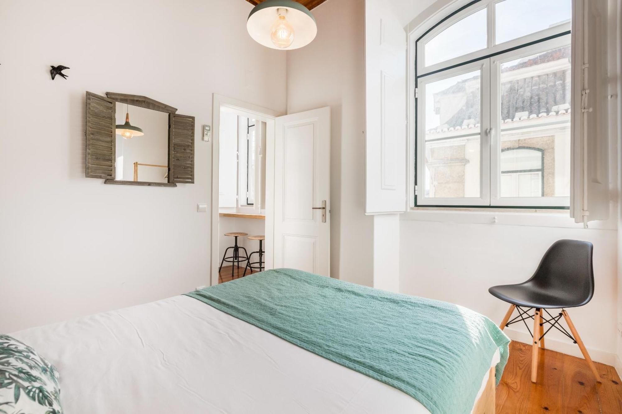 Rustic City View Apartments In Baixa By River Tagus Lisbon Room photo
